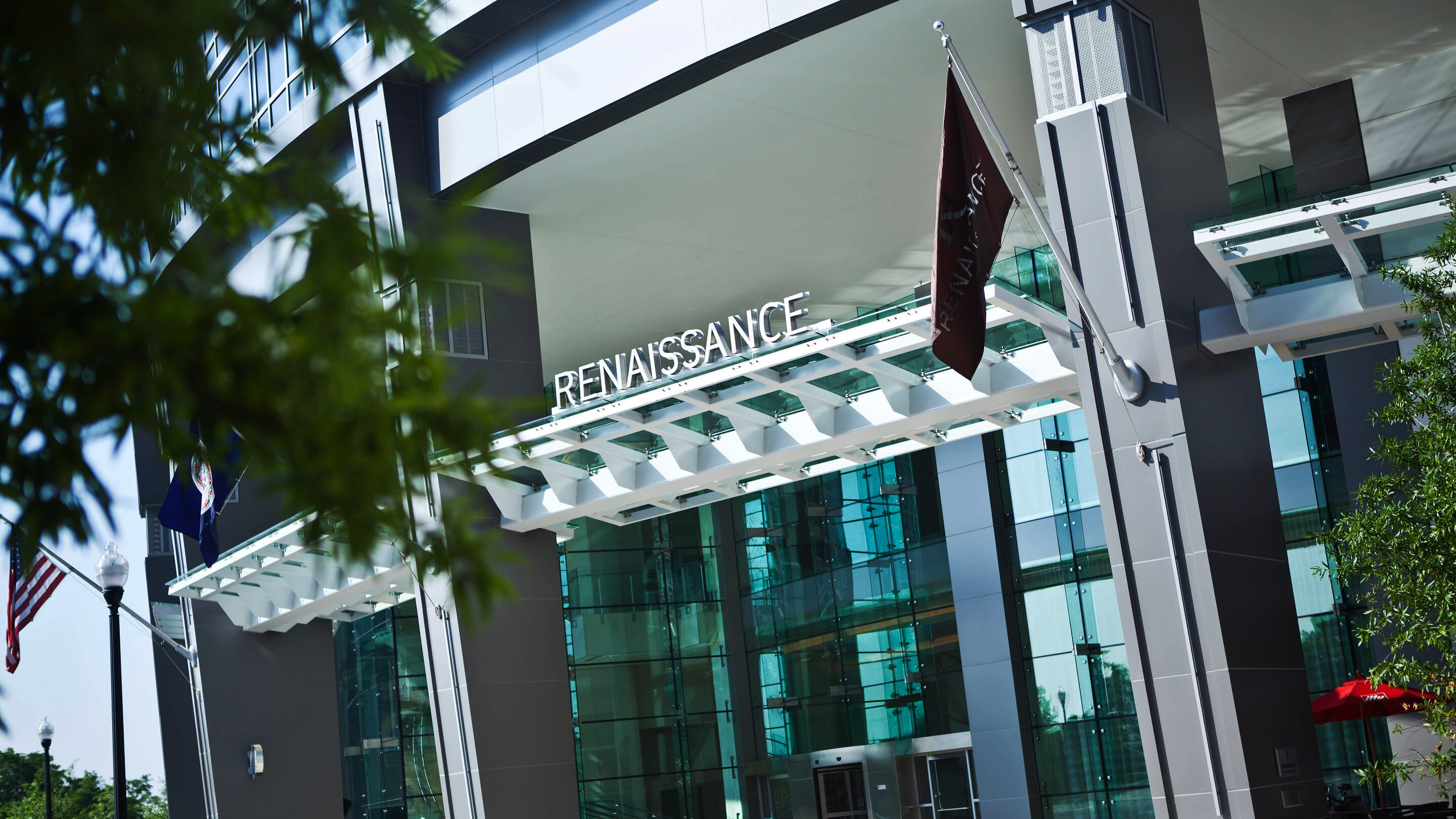Renaissance Arlington Capital View Hotel